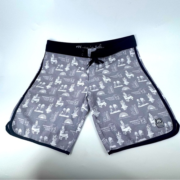 Travis Mathew Gray and Black Board Shorts with Geometric Pattern - Picture 2 of 9